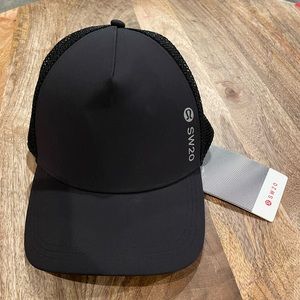 Lululemon Seawheeze 20 hat M/L NWT